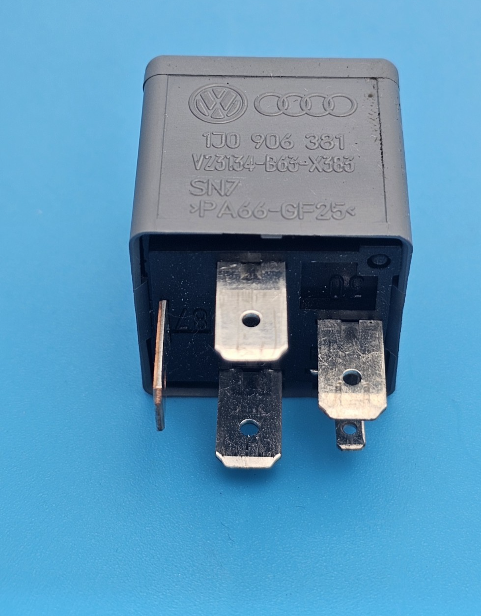 Audi VW Seat Skoda 5-Pin Grey SN7 Relay 1J0906381  V23134-B63-X383