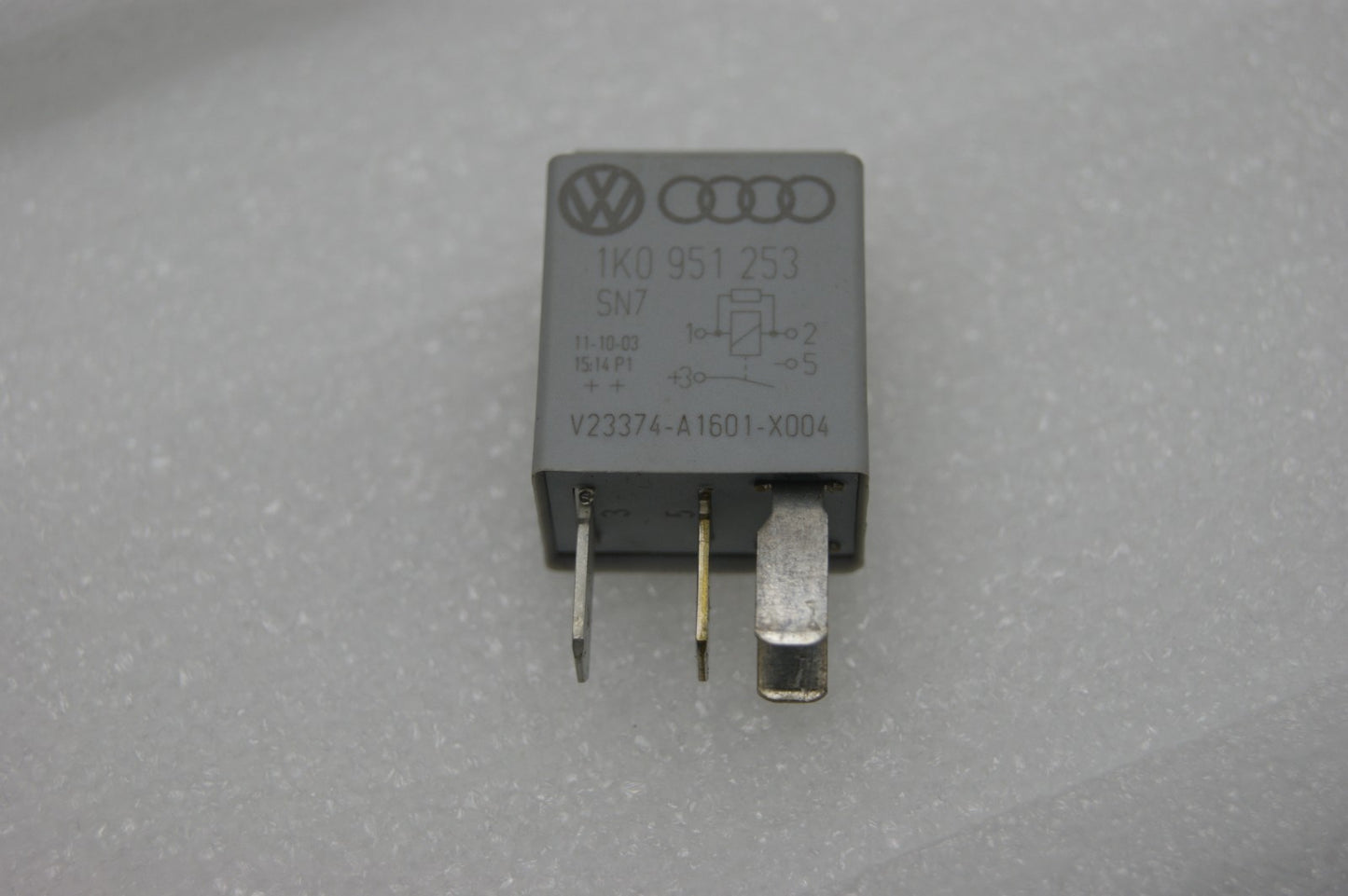 Audi VW Seat Skoda Multi-Use GREY 4 PIN Relay  1K0951253