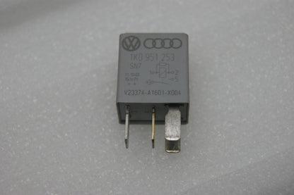 Audi VW Seat Skoda Multi-Use GREY 4 PIN Relay  1K0951253