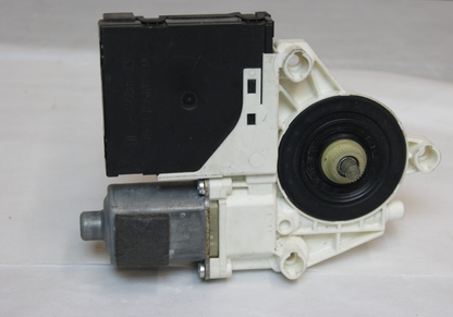 AUDI A3  PASSENGER SIDE FRONT WINDOW MOTOR 8P0959801H