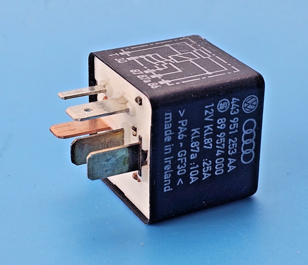 Audi VW Seat Skoda Engine 5-Pin Relay 443951253AA 899574000