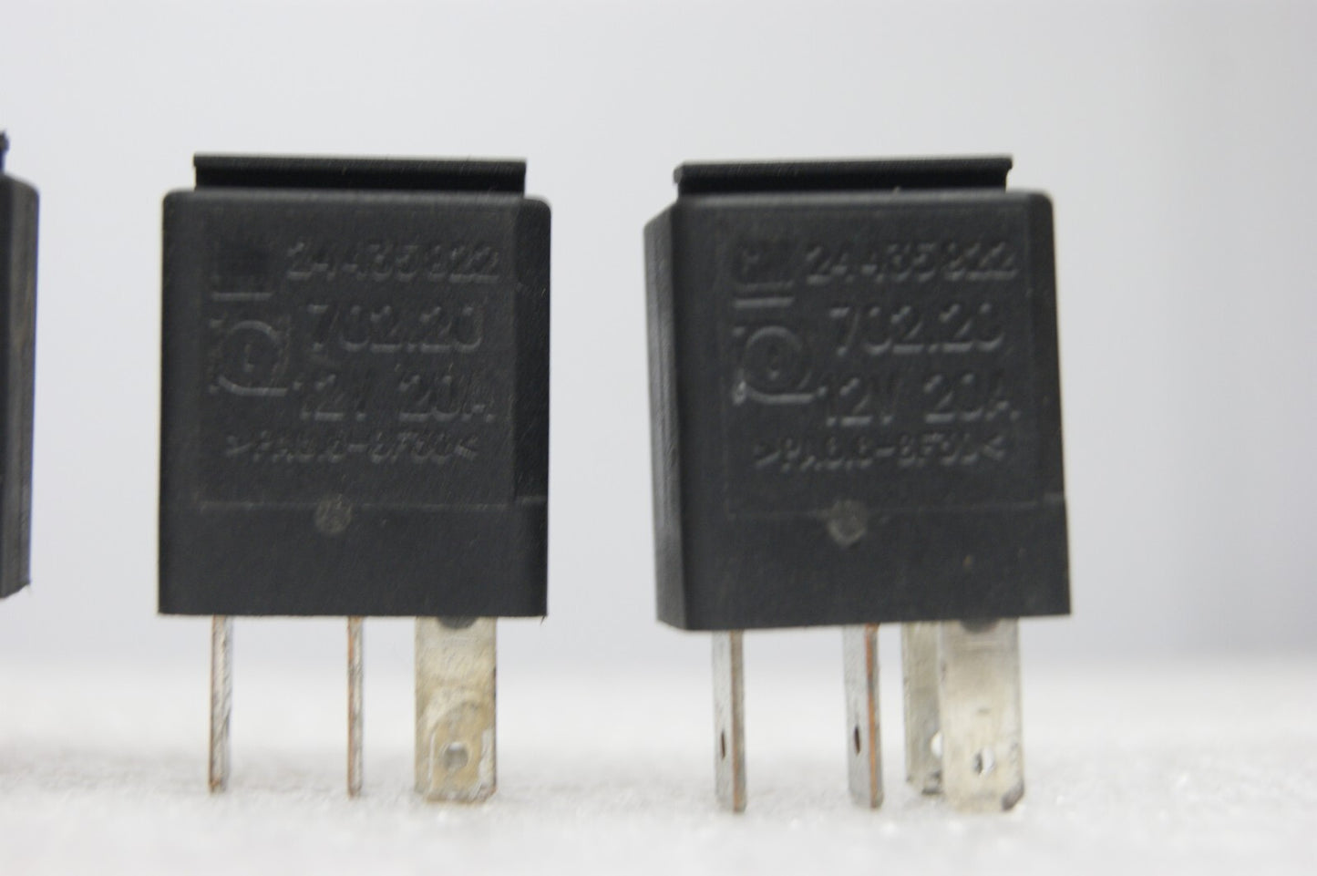 4X RELAY GM VAUXHALL 4 BLADE 12V 20A  BLACK 24435922