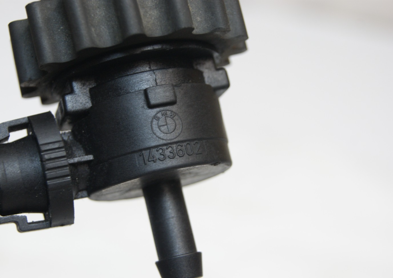 BMW Fuel Tank Breather Valve 1433602