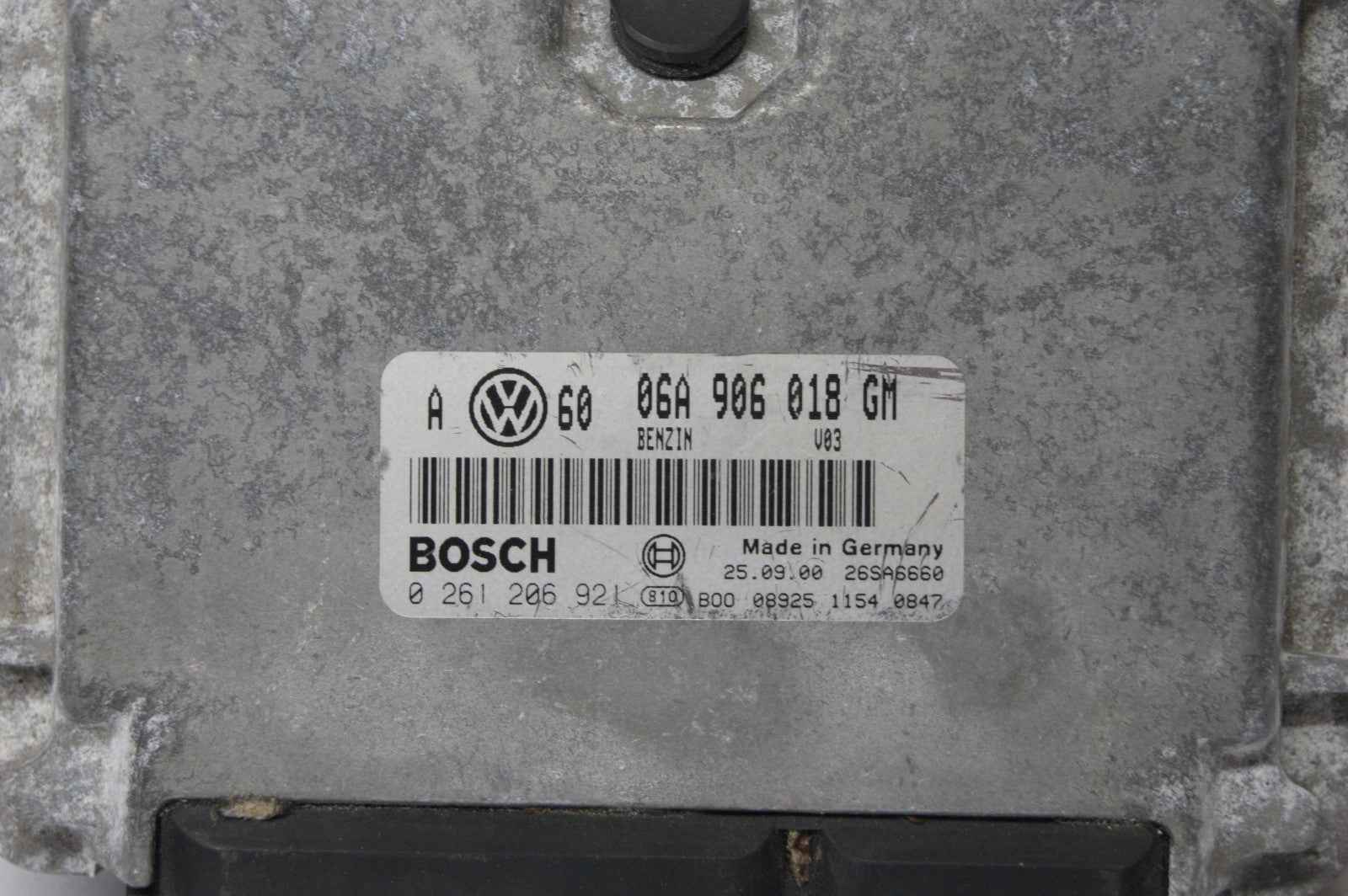 0261206921 VW Golf  2.0 Engine Control Unit ECU 06A906018 GM