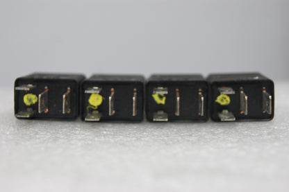4X RELAY GM VAUXHALL 4 BLADE 12V 20A  BLACK 24435922
