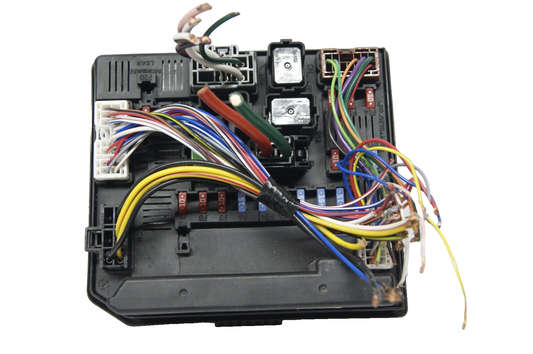 284B7 JD02E NISSAN J10  QASHQAI FUSE BOX UNDER BONNET
