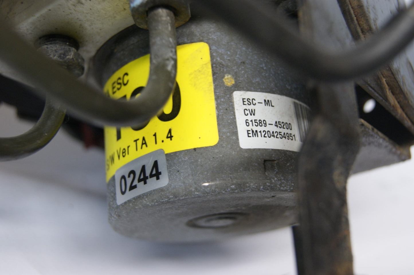 61589 45200 KIA  ABS PUMP  58910-1Y800