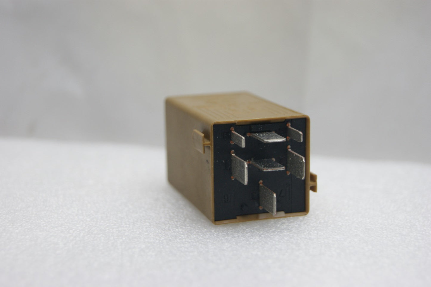 BMW E36 E46 E39 E60 E63 E83 E53 DOUBLE RELAY BROWN 61368384505