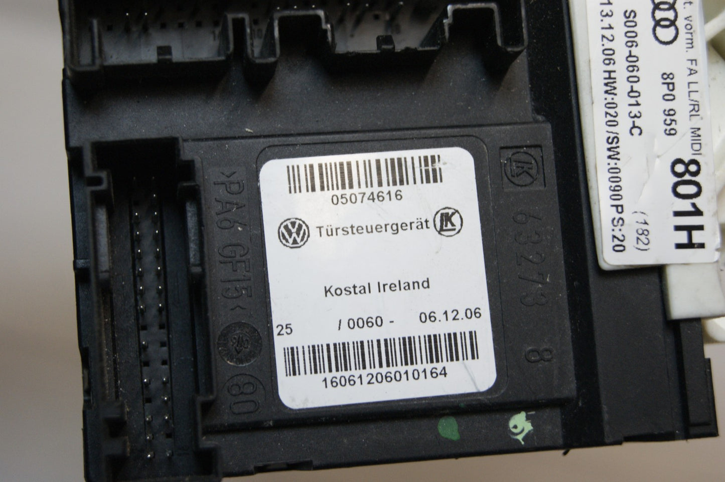 AUDI A3  PASSENGER SIDE FRONT WINDOW MOTOR 8P0959801H