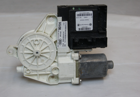 AUDI A3  PASSENGER SIDE FRONT WINDOW MOTOR 8P0959801H