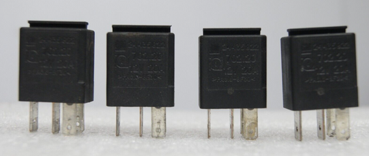 4X RELAY GM VAUXHALL 4 BLADE 12V 20A  BLACK 24435922