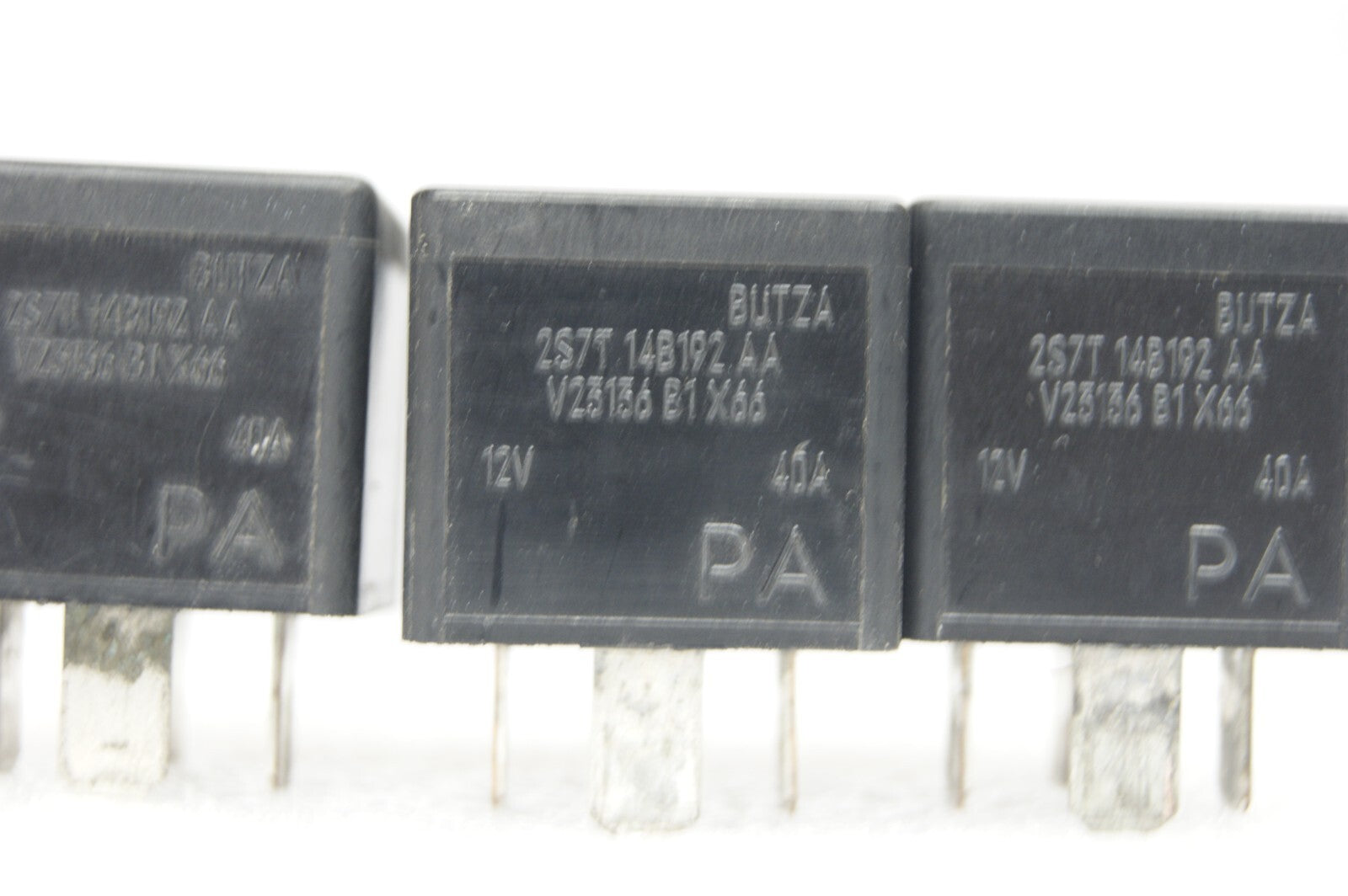 3 X Relay Ford  4-Pin Black  2S7T-14B192-AA V23136-B1-X66 12V 40A